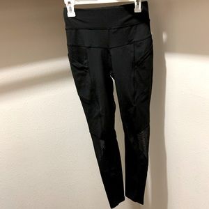 Black leggings with pockets.